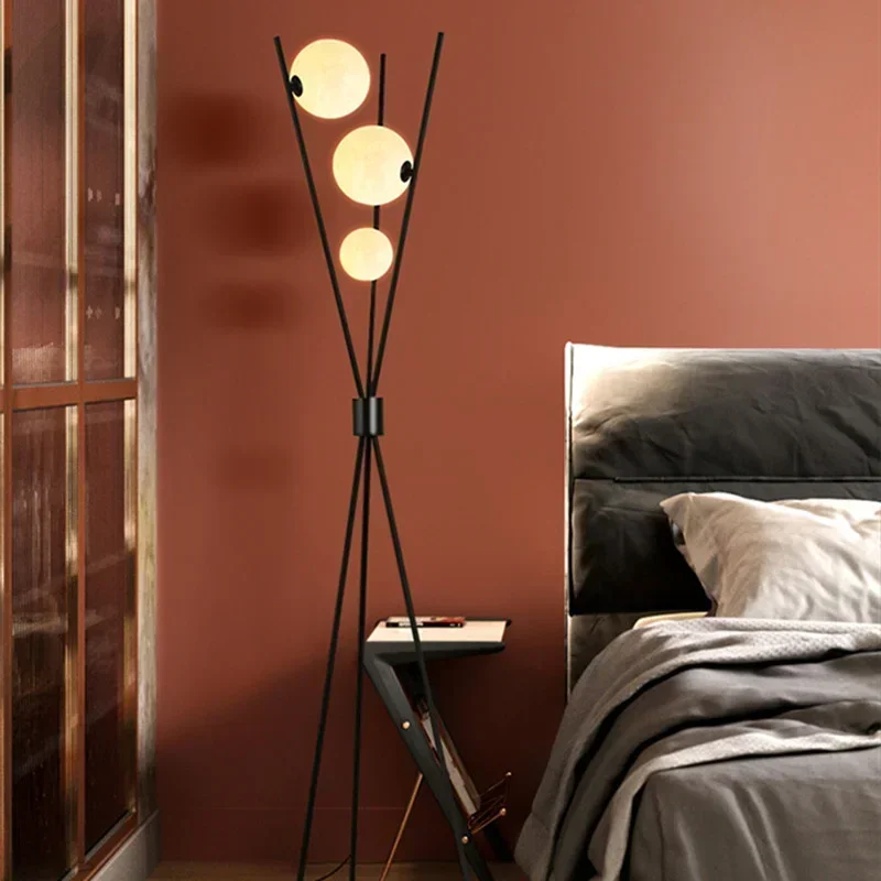 Floor Lamp Tripod - Nouvelle Lampe sur Pied LED Nordique