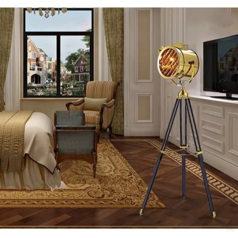 Lampadaire Led en acier inoxyd - Floor Lamp Tripod avis et prix
