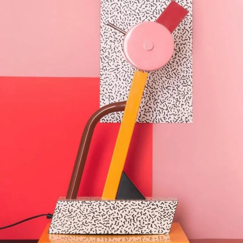 Memphis Milano lampe de Table  - Floor Lamp Tripod avis et prix